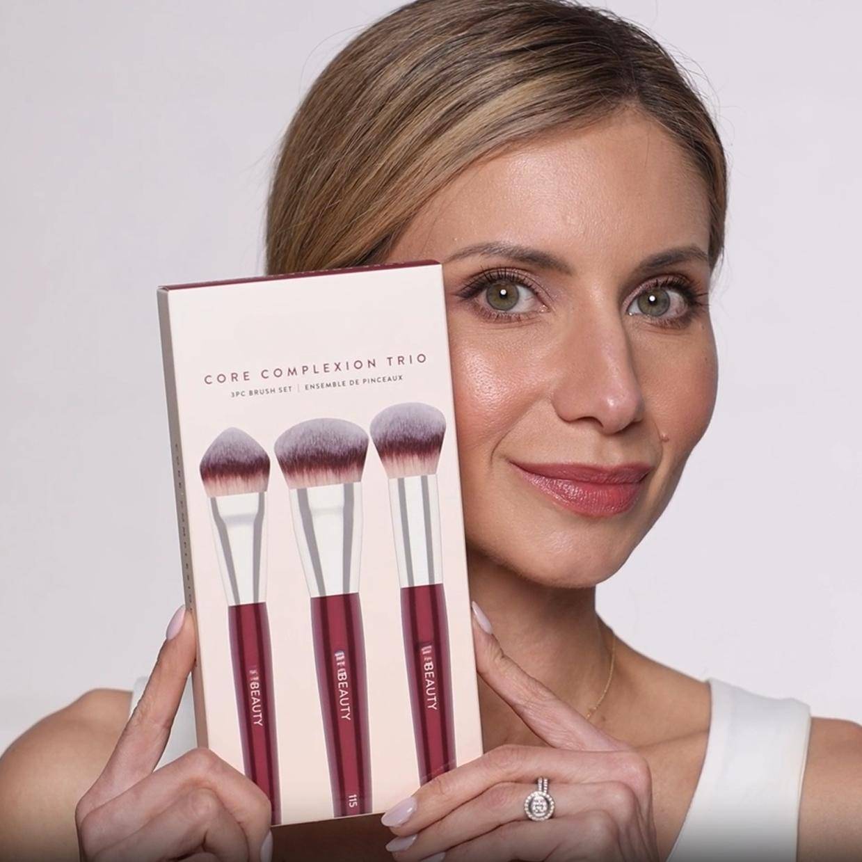 Core Complexion Trio Pinselset 3 delar Ansiktspenslar 116 Liten Rund Foundation 115 Formad Foundation 114 Dubbelsidig Concealer brown