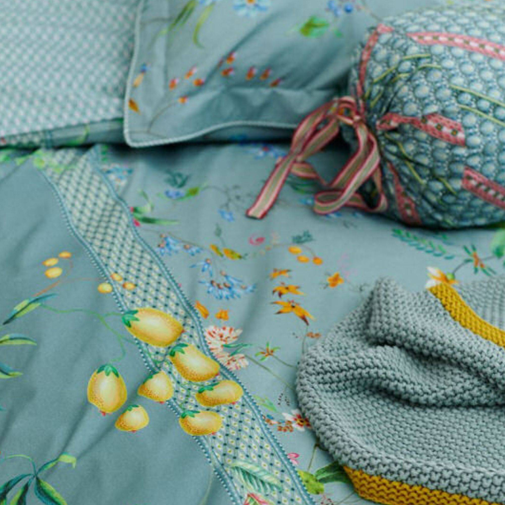 Blomstret sengetøj - Petites Fleurs Blue - Sengesæt med 2 i 1 design - 100% bomuld - Pip Studio sengetøj