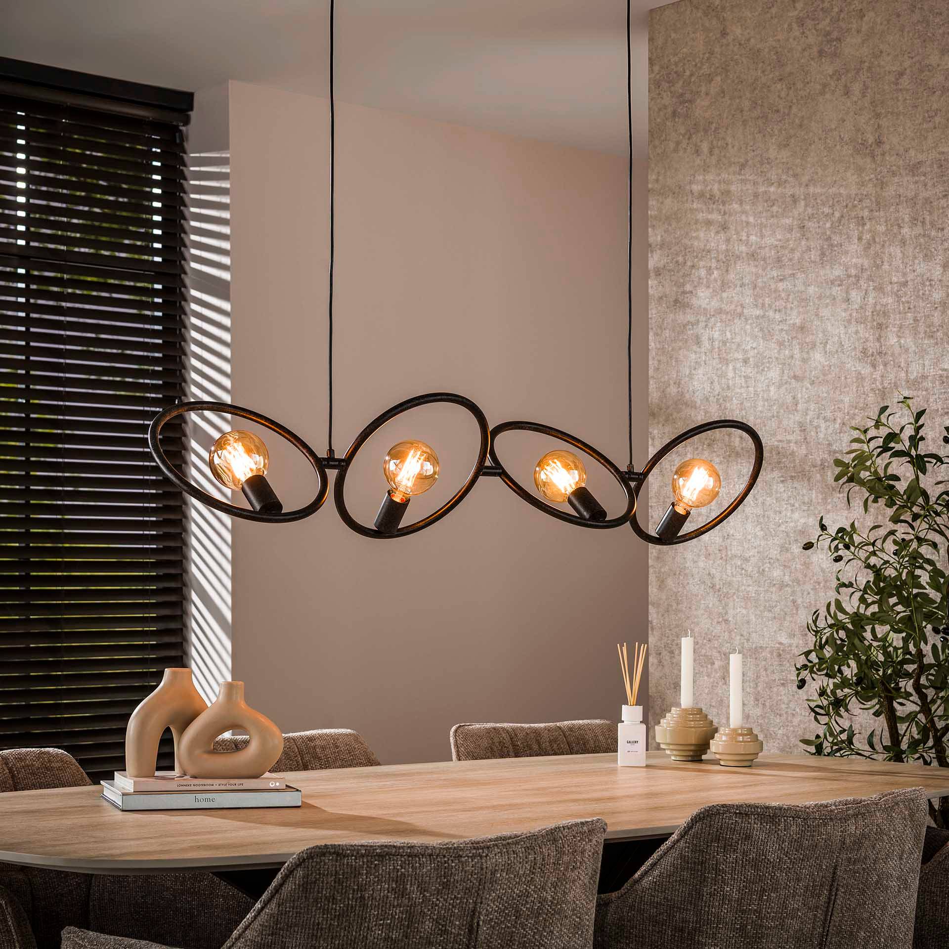 Circle - Loftlampe med fire metalringe Levering uden pære