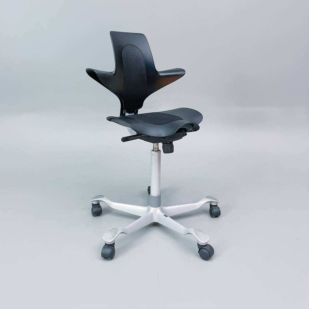 Sadelstol Capisco Puls 8010 - svart