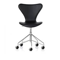 Fritz Hansen - Sjuan 3117 Framsidesklädd Läder Essential Black, Svart Ask - Skrivbordsstolar - Arne Jacobsen - Svart