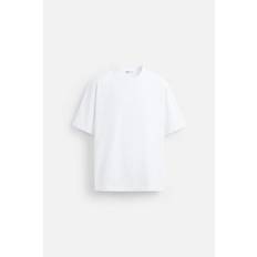T-SHIRT AV BASMODELL MED NORMAL PASSFORM