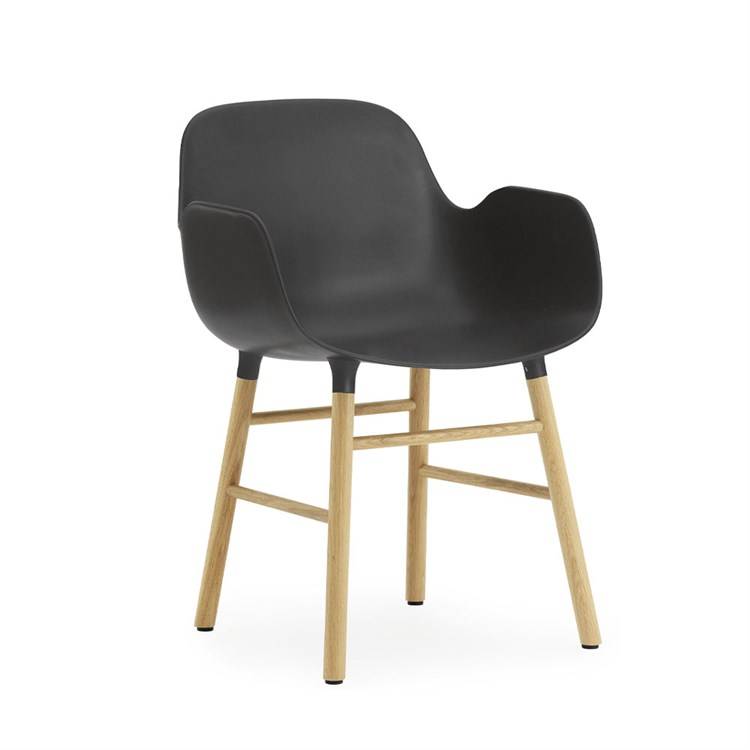 Normann Copenhagen Form Matbord stol m/armstöd Black Vit Ek