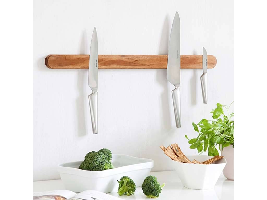 Knivmagnet 59 cm. i valnöt