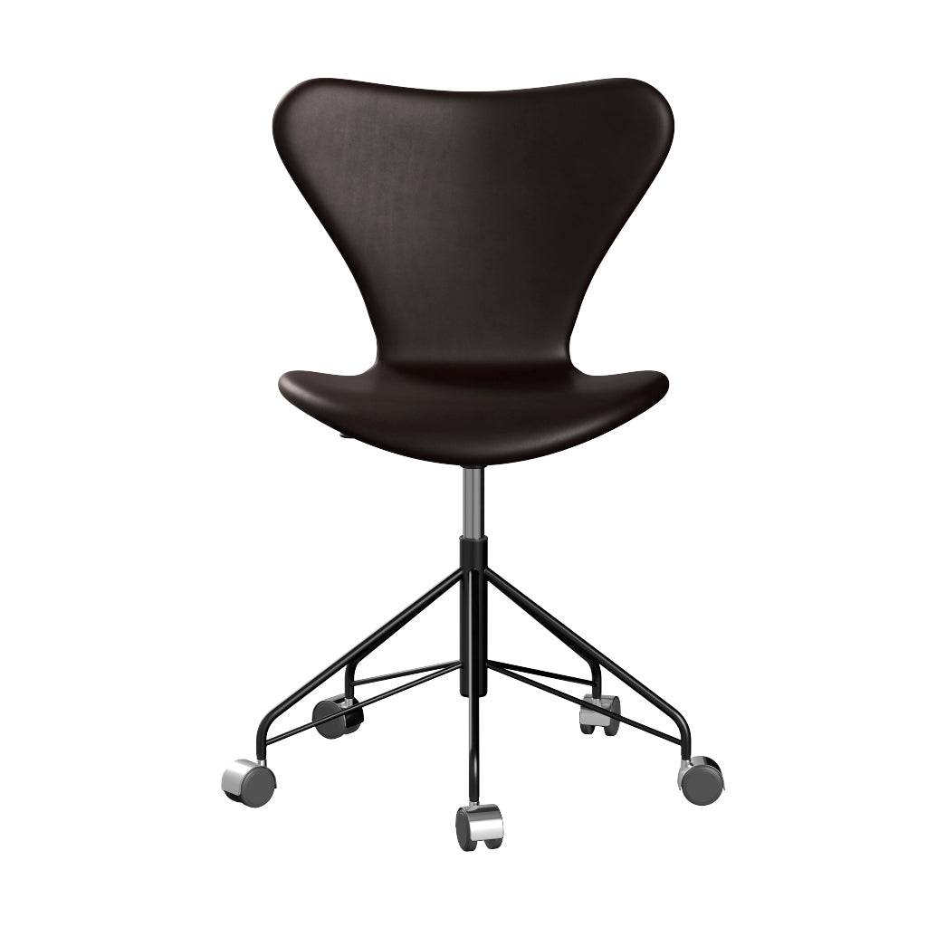 Fritz Hansen - 3117 kontorstol, fuldpolstret i Grace læder Mørk brun læder - Sort stel - Jacobsen Plus