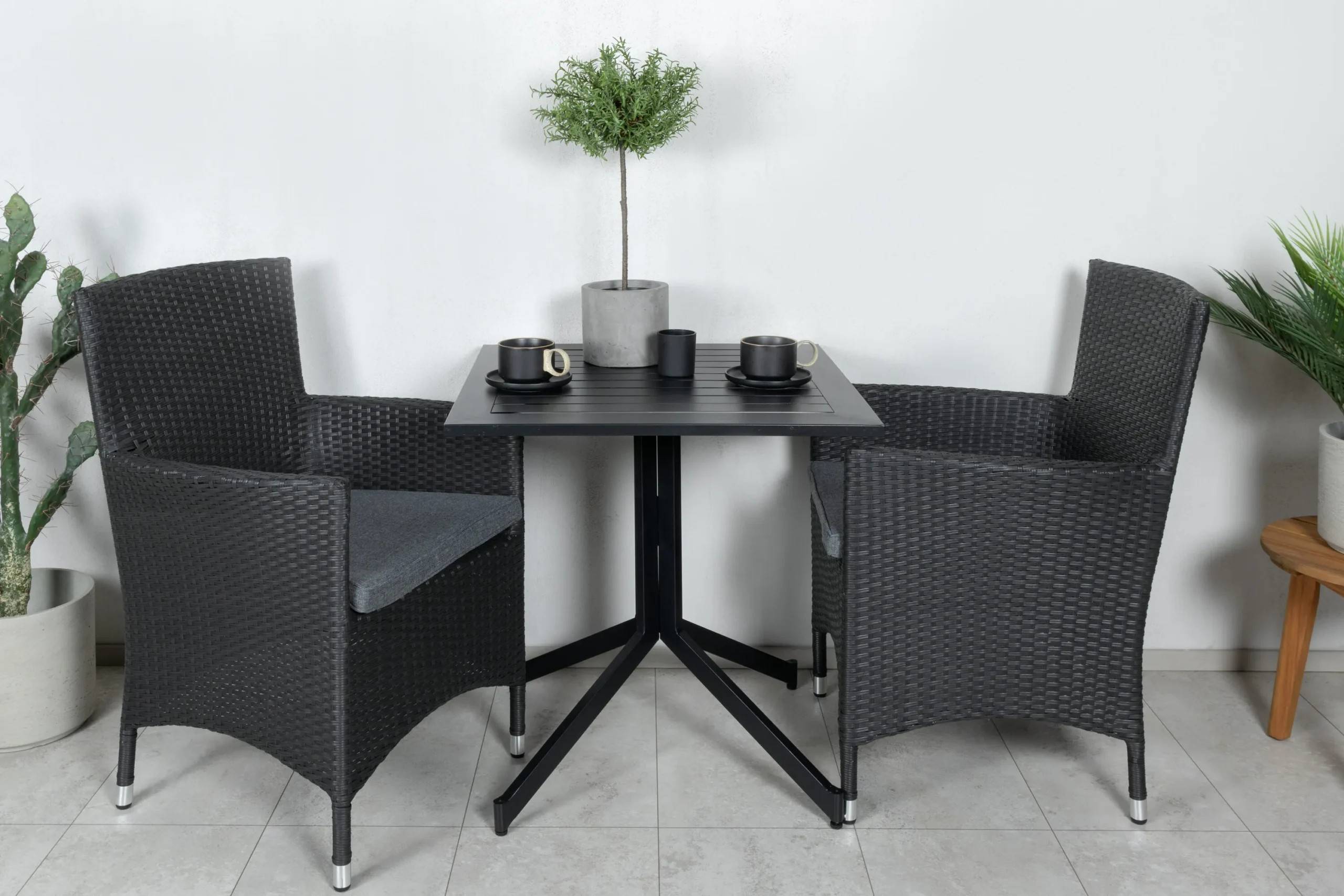 Way & Malin - 70×70 cm med 2 stolar - Matgrupper utomhus - svart/grå