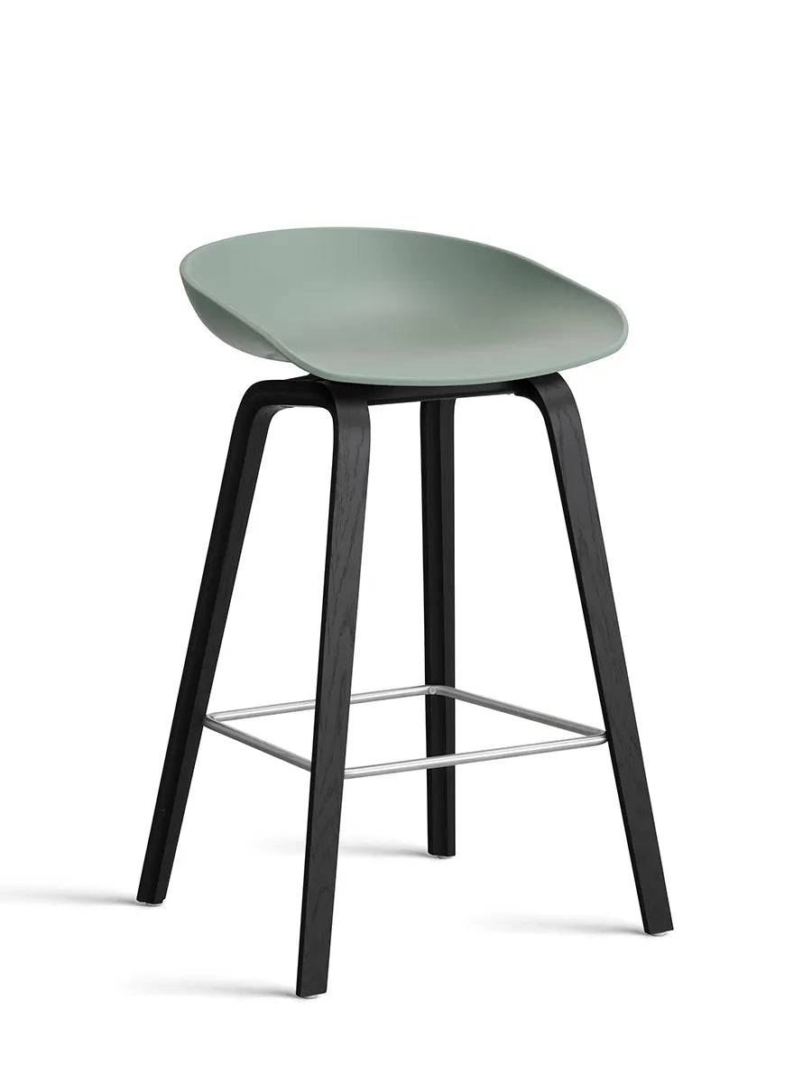 About a Stool AAS32 fra Hay Lav - B 50 x D 43 x H 64-75 cm / Fall Green / Sortbejdset eg - Jacobsen Plus