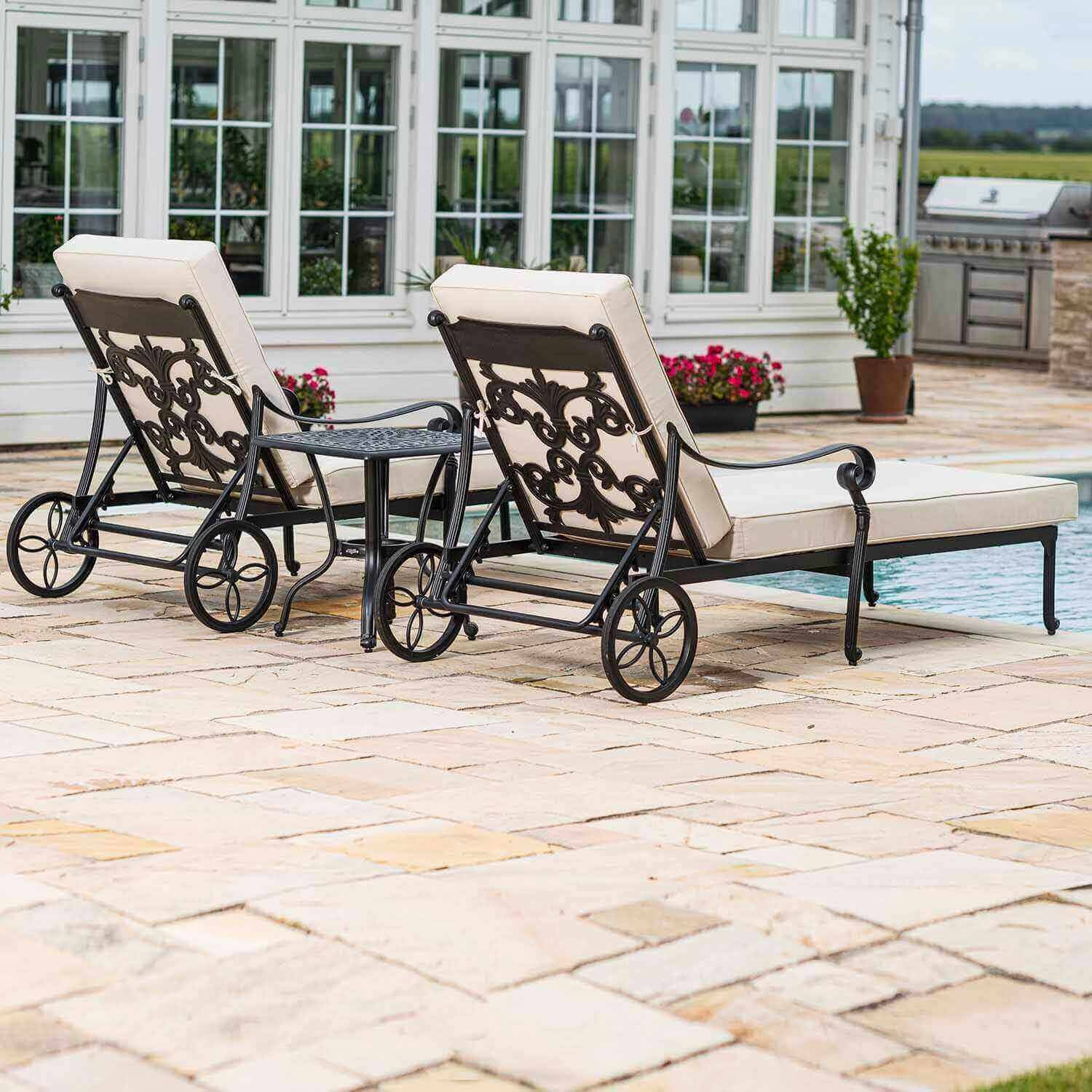 2-Pack Solsängar & Sidobord - Toscana | Utemöbler & trädgårdsmöbler | Vesani