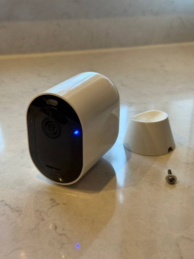 Arlo Pro 4 trådlös övervakningskamera
