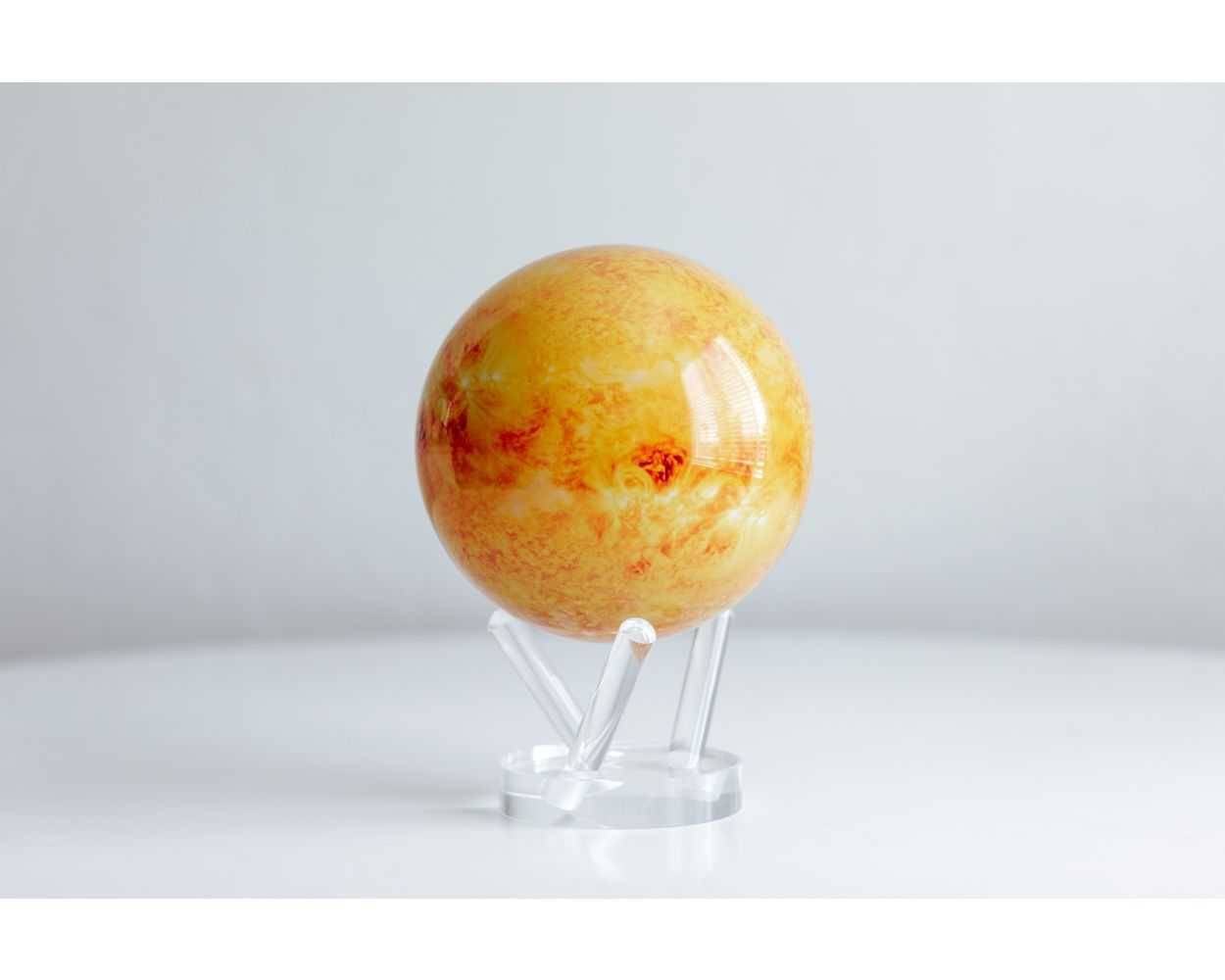MOVA Globe - Solen - Roterende globus drevet af solceller Diameter: 6" / 15,3 cm