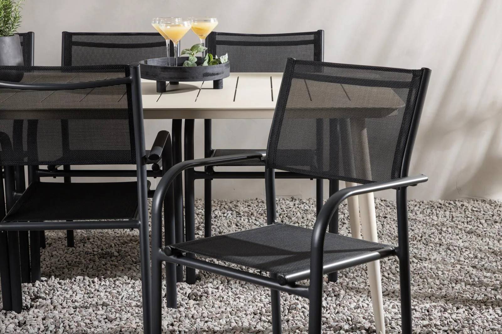 Lina & Santorini - 90×200 cm med 6 stolar - Matgrupper utomhus - beige/svart