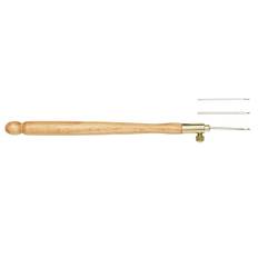 Fransk broderinål av trä, längd 14 cm. 3 nålar à 08 - 1,0 - 1,2 mm medföljer
