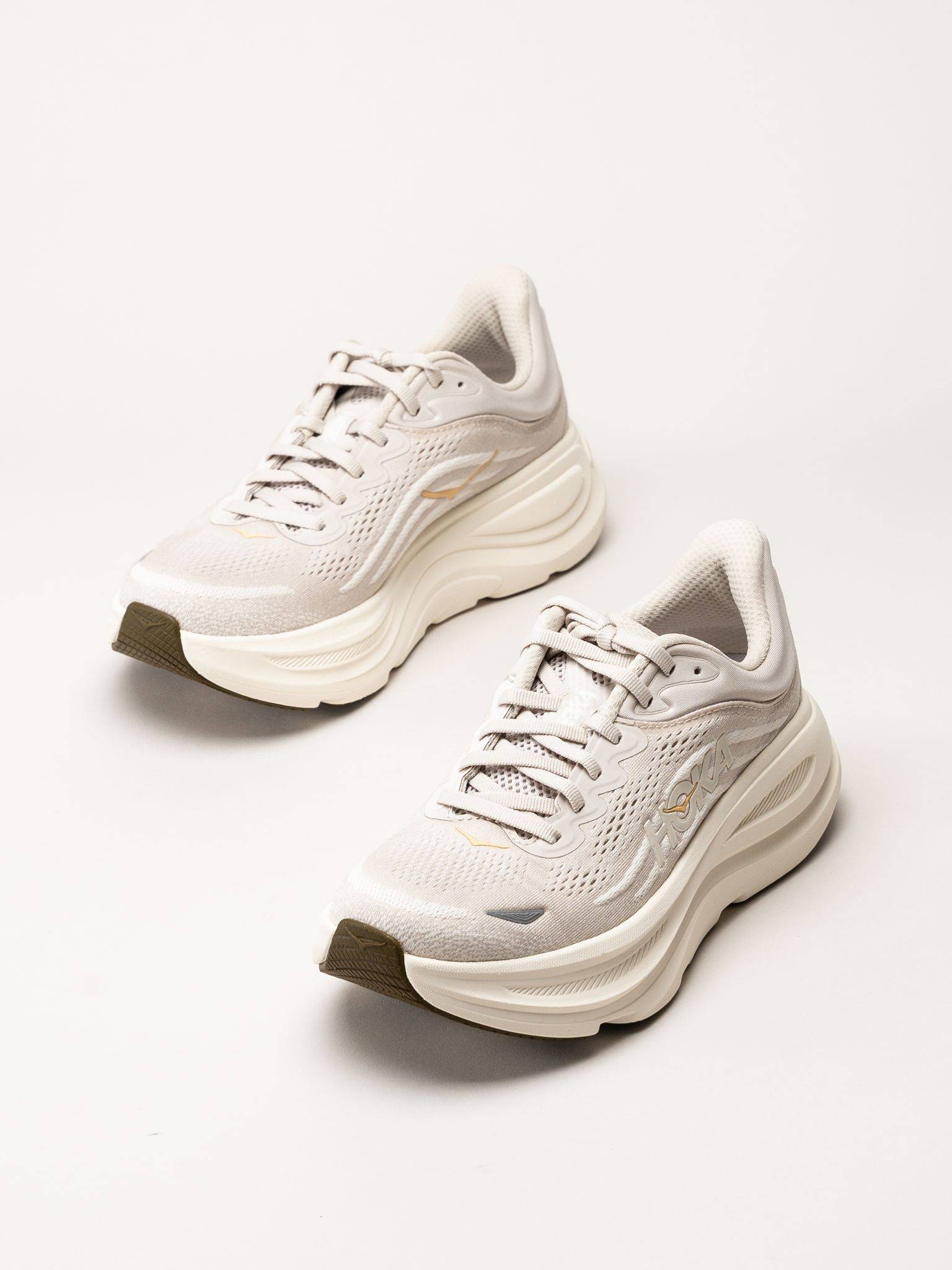 HOKA - Bondi 9 - Beige sneakers storlek 8 (40) (8 (40))