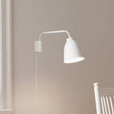 FRITZ HANSEN Designer væglampe Caravaggio, dæmpbar, Hvid/opal, Stue/spisestue, Metal, Design
