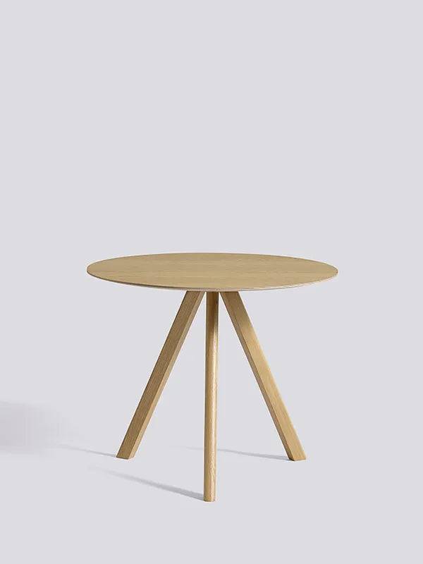 Copenhague CPH20 Bord, Ø90 cm fra Hay Lakeret eg / Lakeret eg - Jacobsen Plus