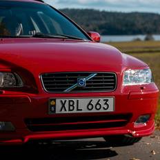 XC-grill till Volvo V70 05-07, helsvart
