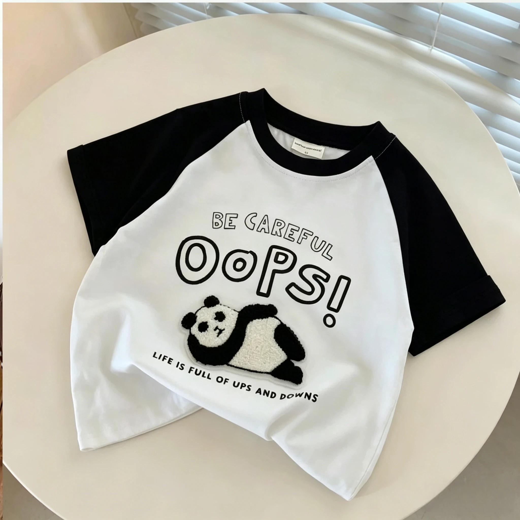 StreetBoy – Coolt & bekvämt – Barn-T-shirt med raglanärmar och tryck Oj / 120 (5–6 år) | Pedagogiska Träleksaker