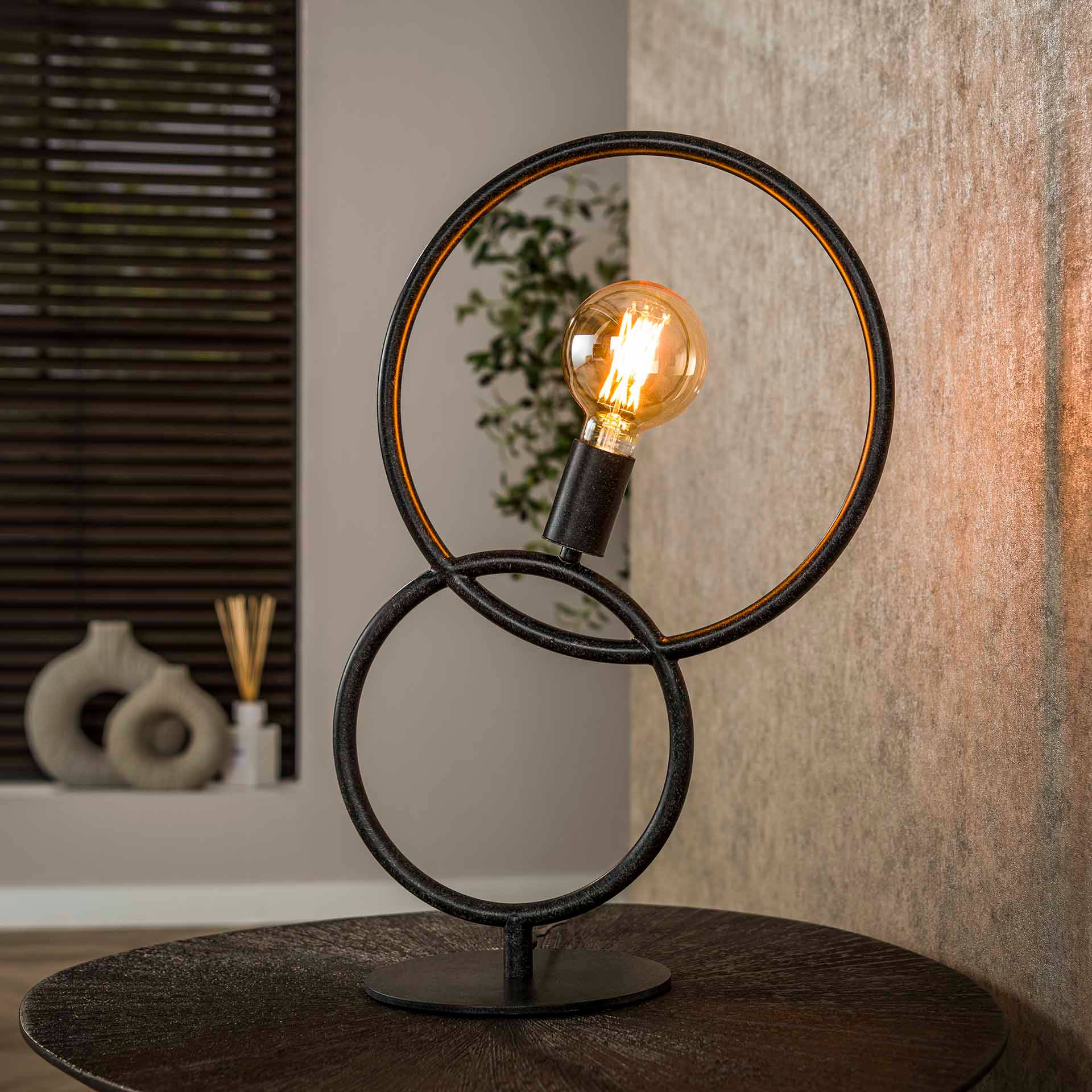 Vinci - Bordlampe i sort metal med to ringe Levering med pære(r)