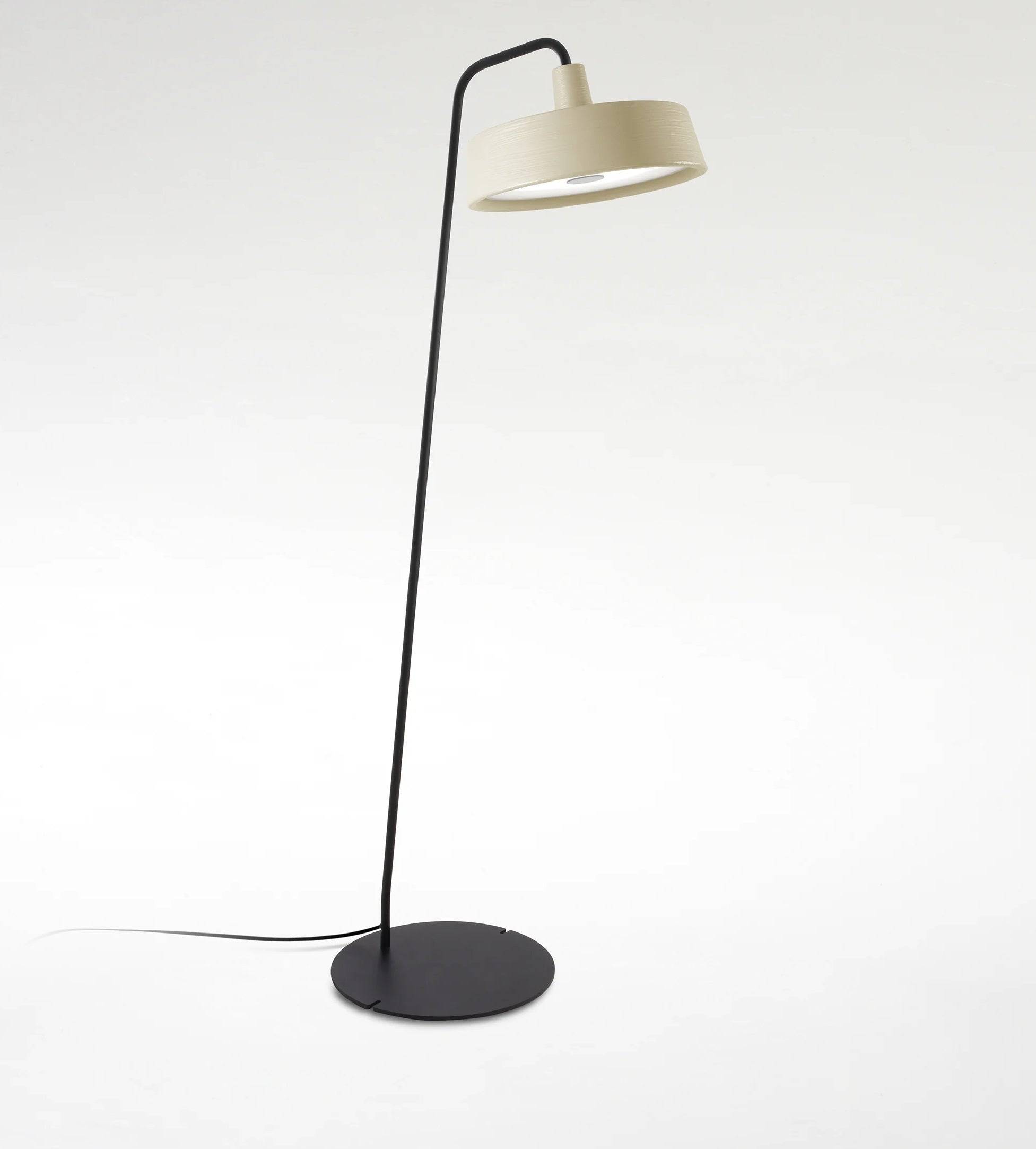 Soho gulvlampe fra Marset - Sand / Intet tilbehør