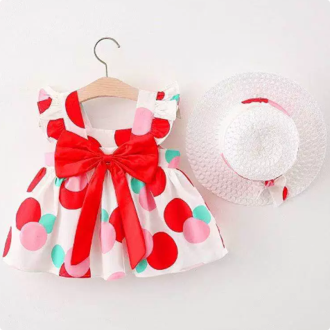 Mini Fashion™ – Sött och somrigt – Fruktklänning (inkluderar GRATIS stråhatt) Röd Prick / 100 (2-3 år) | Pedagogiska Träleksaker