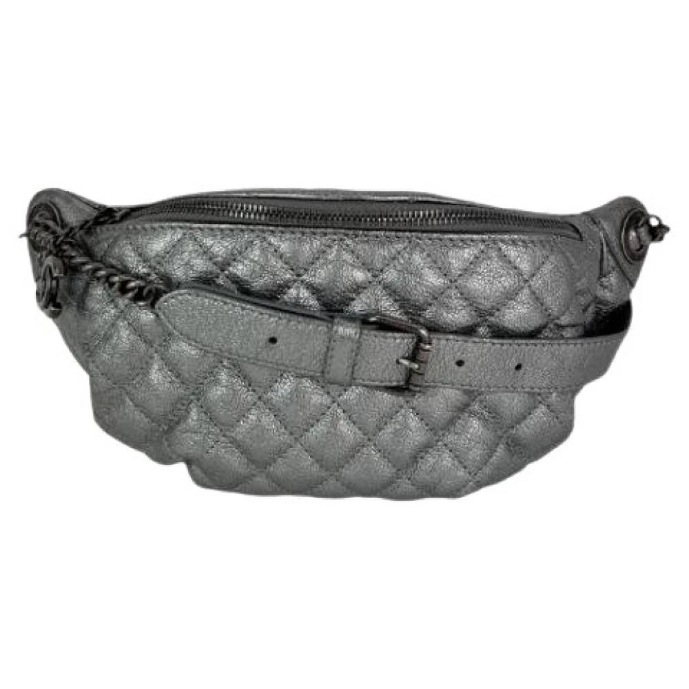 Chanel Vintage Pre-owned Metallic Dark Silver Calfskin Quilted Banane Fanny Pack Waist Bag - Vintage - Dame - Grå - ONE SIZE - Læder