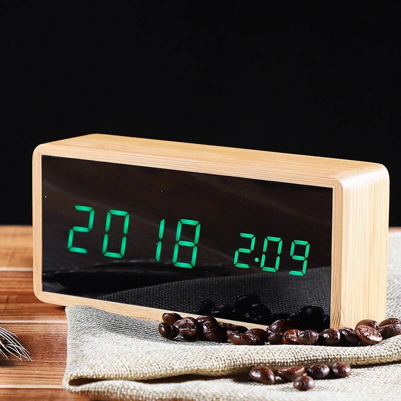 Elektronisk led-klocka bambu trä hantverk bordsklocka med temperatur / datum / tid display skrivbord spegel väckarklocka hem skrivbord dekor - Grönt ljus