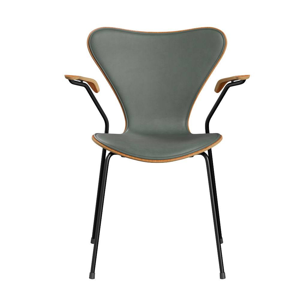 Fritz Hansen - 3207 stol med armlæn, naturfiner og forsidepolstret i Grace læder Kirsebær - Concrete Grey læder - Sort stel - Jacobsen Plus