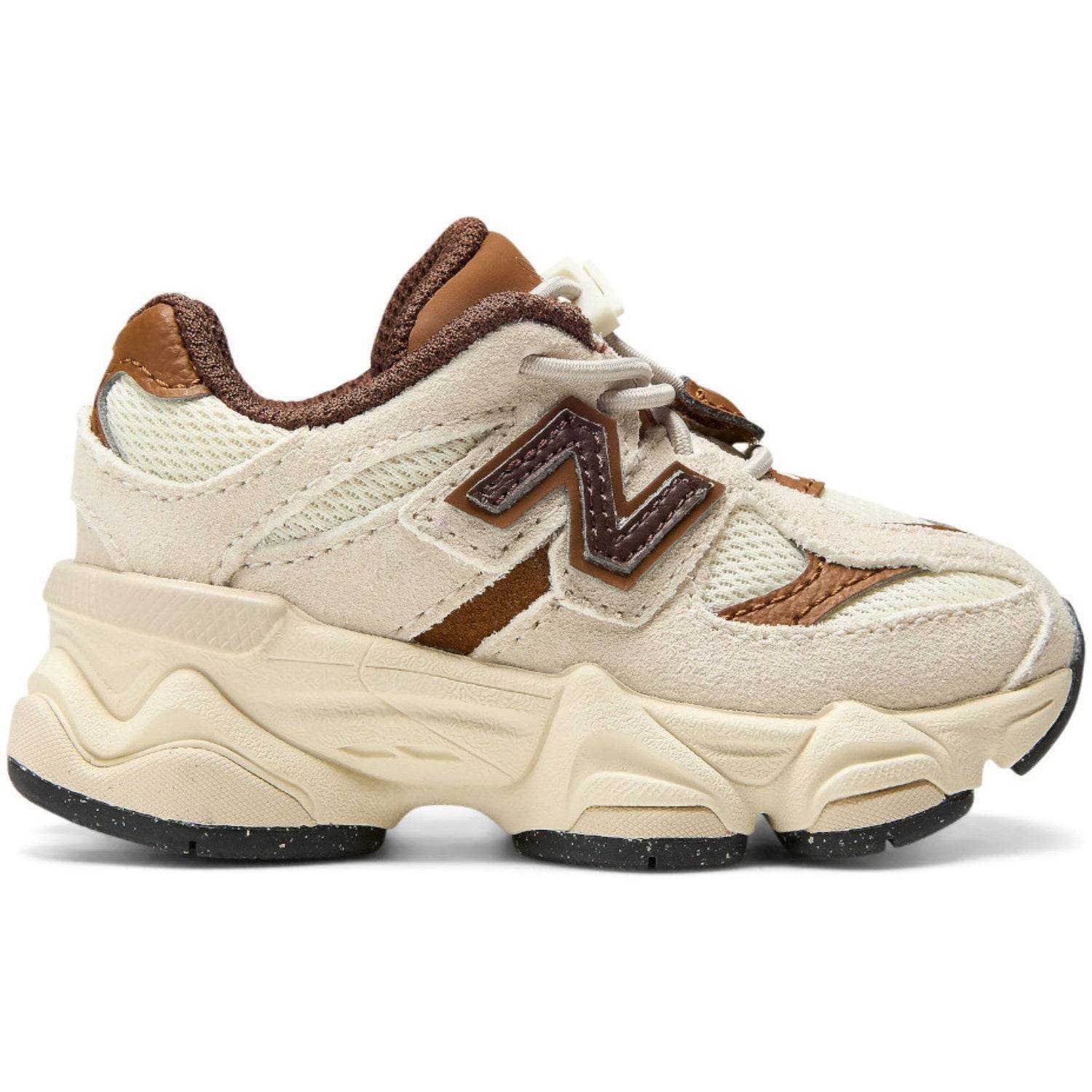 New Balance Breakfast Tea 9060 Kids Bungee Lace Str. 21