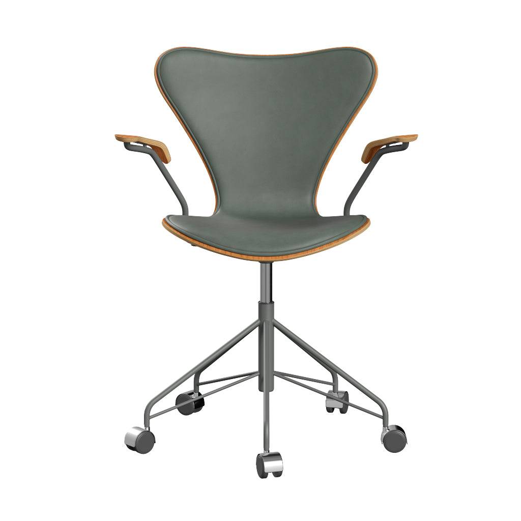 Fritz Hansen - 3217 kontorstol med armlæn, naturfiner og forsidepolstret i Grace læder Kirsebær - Concrete Grey læder - Silver Grey stel - Jacobsen Plus