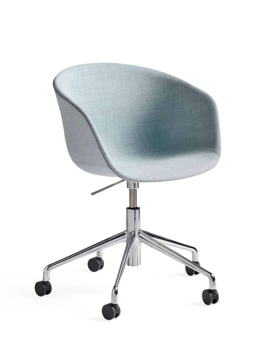 About a Chair AAC53 fra Hay Olavi by Hay / Sort pulverlakeret aluminum - Jacobsen Plus