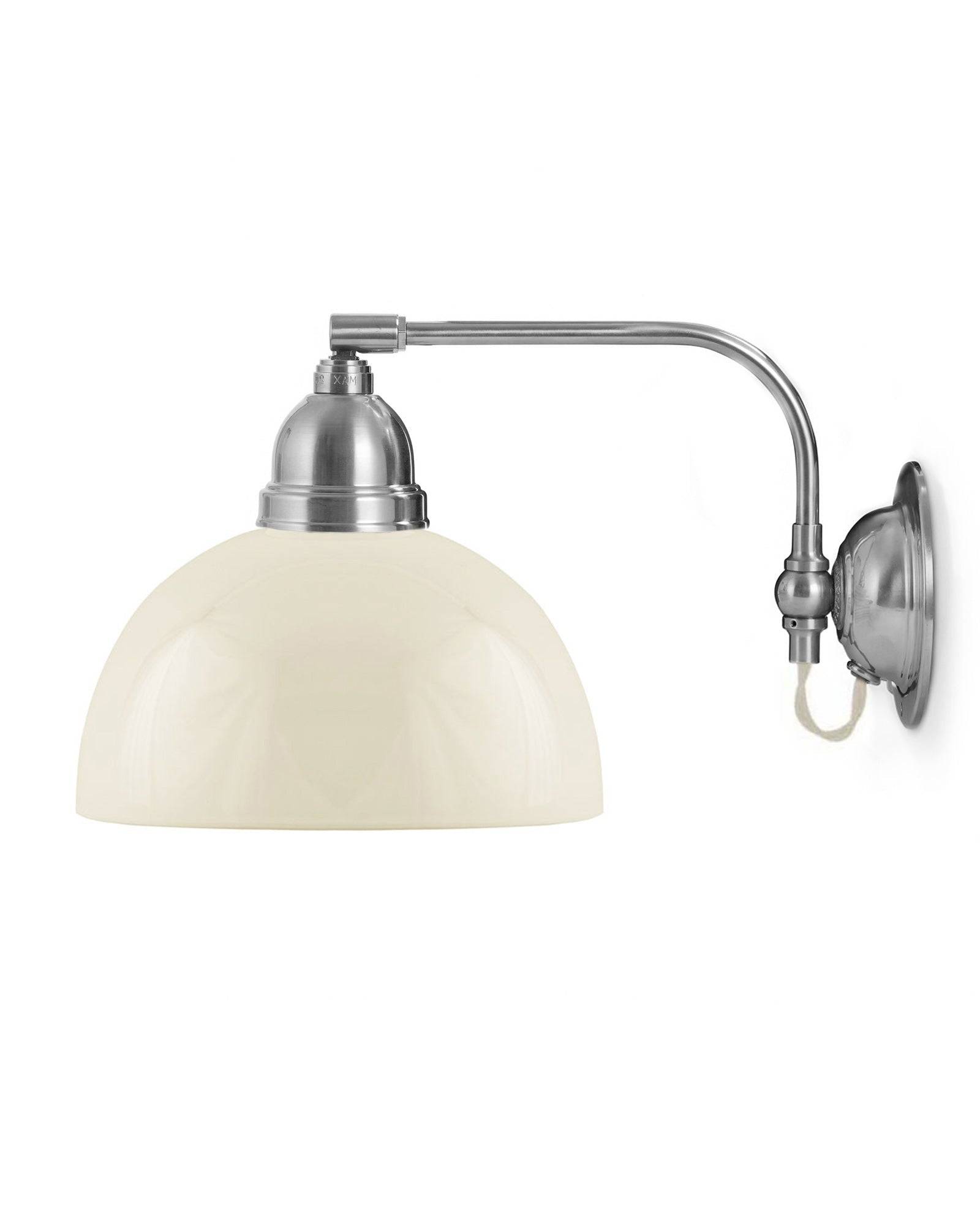 Vägglampa - Gripenberg nickel, benvit halvsfär, vit