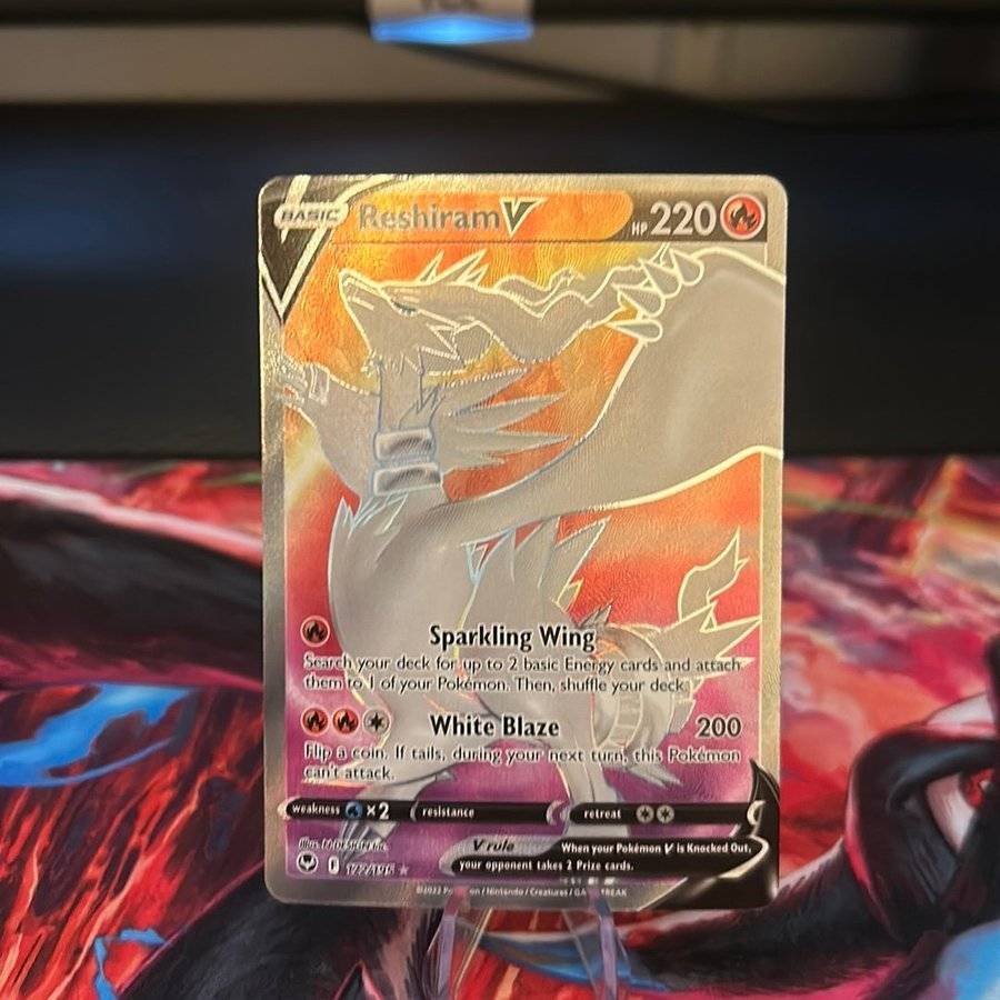 Reshiram V - 172/195 - Pokemon Silver Tempest Sword & Shield Full Art Card NM