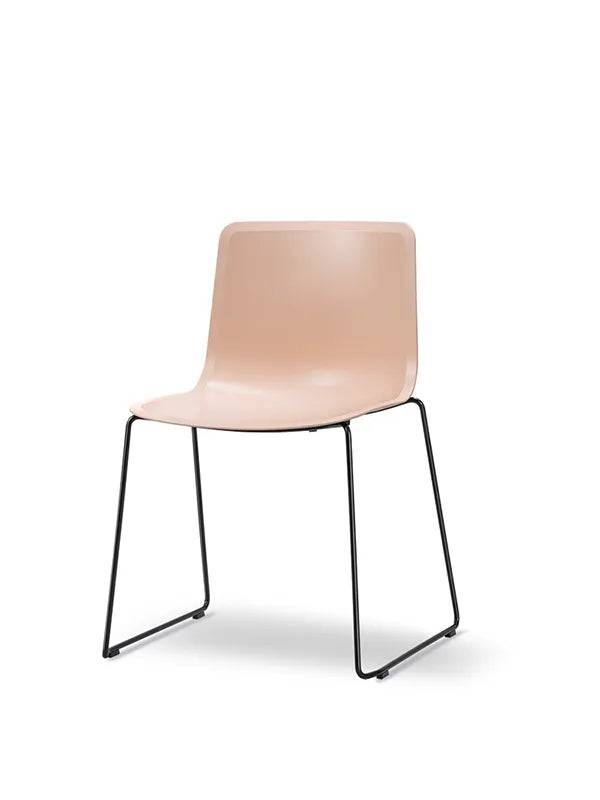Pato Stol, medestel fra Fredericia Furniture Powder nude / Krom - Jacobsen Plus