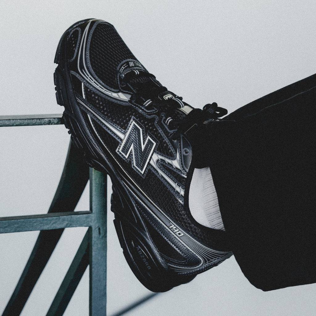 New Balance 740 Black / Silver Metallic