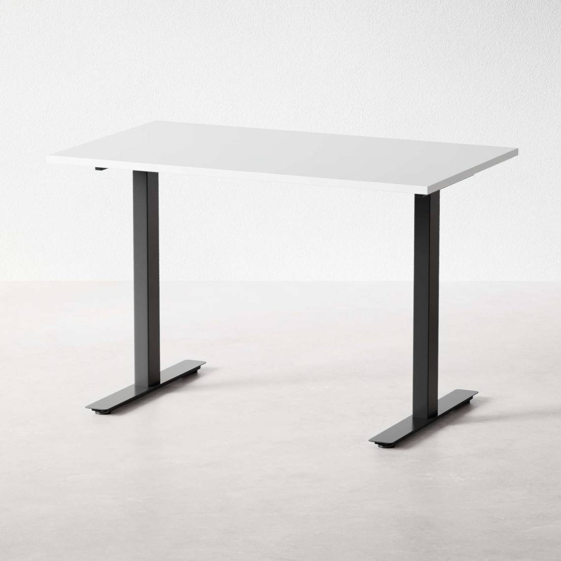 Fast skrivebord, Størrelse 120 x 60 cm, Bordplade Hvid, Understel Sort