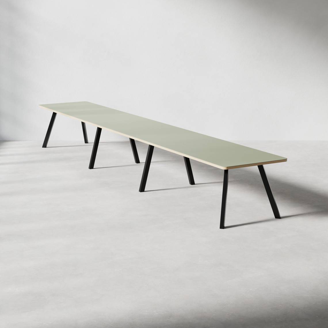 Konferencebord Viggo Plus, Højde 73 cm, Bredde 90 cm, Længde 560 cm, Bordplade Olive, Understel Sort.