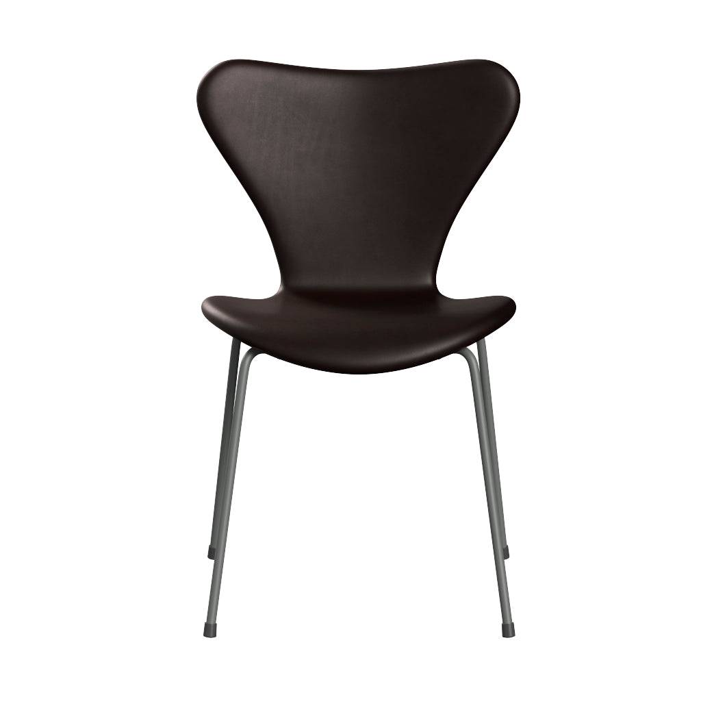 Fritz Hansen - 3107 stol, fuldpolstret i Grace læder Mørk brun læder - Silver Grey stel - Jacobsen Plus