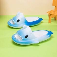 Kids Foam Slippers Cartoon EVA Fashionable Outdoor Anti-Slip Comfortable Breathable Shark Slippers Beach Or Bathroom Gradient Color Shark Slides