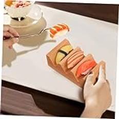 Set med 2 handgjorda sushiställ i trä i kompakt design för enkel förvaring och presentation i köket