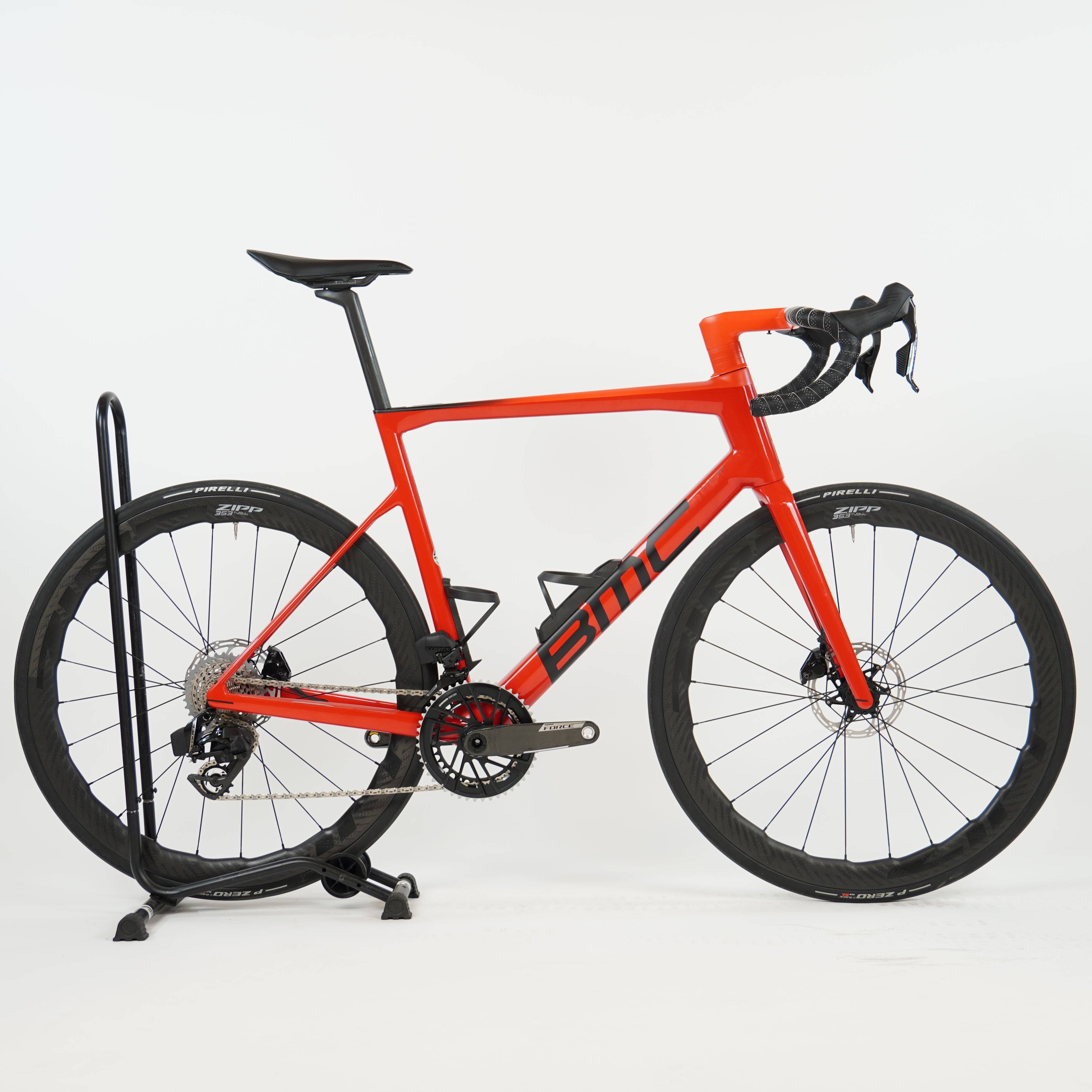 BMC Teammachine SLR01 ONE 2023 - SRAM Force eTap AXS 12-fach - Zipp 353 NSW Tubeless Disc - 173 / 58 cm / PHOTO