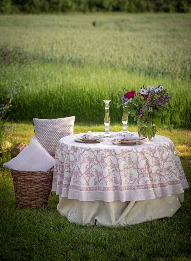 Bordsduk Rund - Big Paisley Rose Ø 220 cm - Chamois