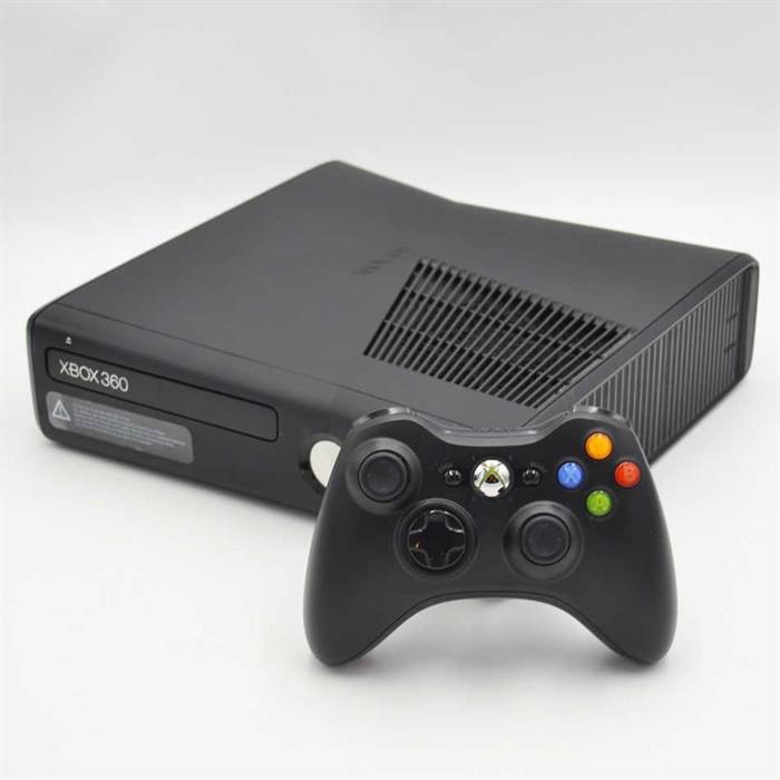XBOX 360 S - Matsort - 250GB - Konsol - SNR 465240722105 (B Grade) (Genbrug)