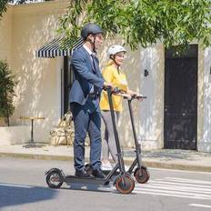 TODIMART T3 elscooter för vuxna, 350W frammotor, maximal räckvidd 30 km, tre växlar för de flesta trafikförhållanden, det finns en mobilapp för att ko - Svart