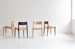 dk3 PIA CHAIR STOLEN sortlakeret eg med sort flet.