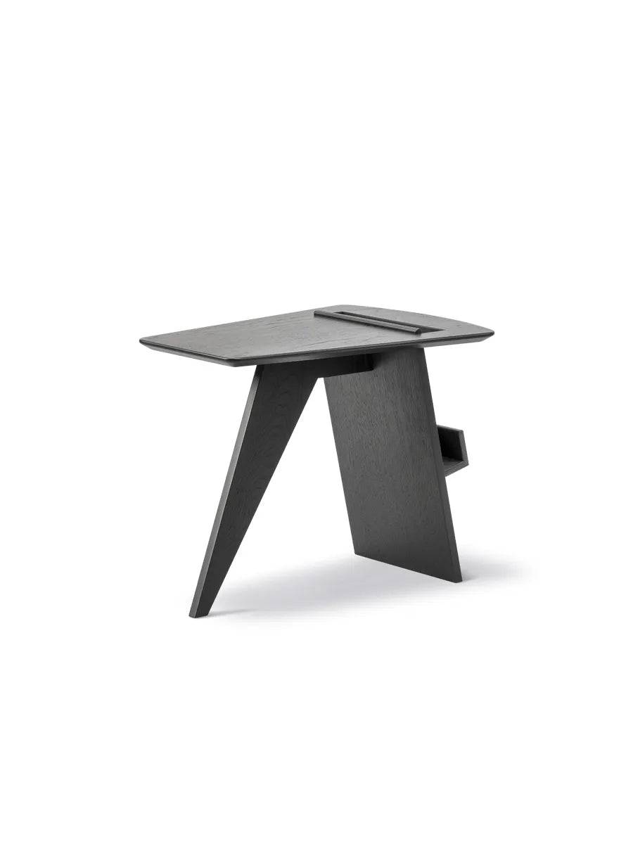 Risom Magazine Table fra Fredericia Furniture Eg sort lak - Jacobsen Plus