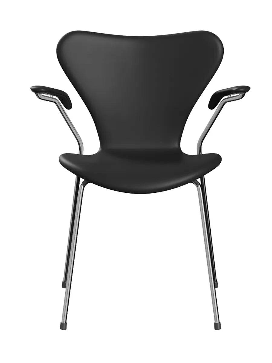 3207 Serie 7 Armstol af Arne Jacobsen Fuldpolstret / Soft læder / Sort - Jacobsen Plus