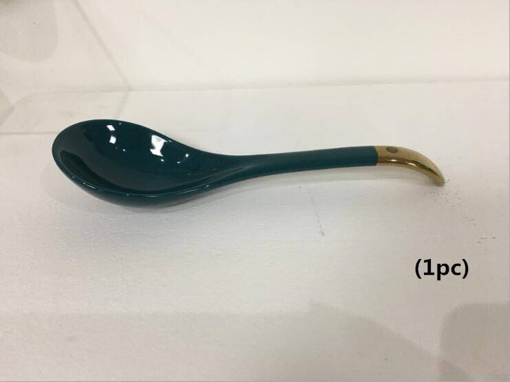 Förgylld kant grön keramik tallrik biff mat tallrik servis skål ins middagsfat high end porslin servis set för familjehotell - Jag sked