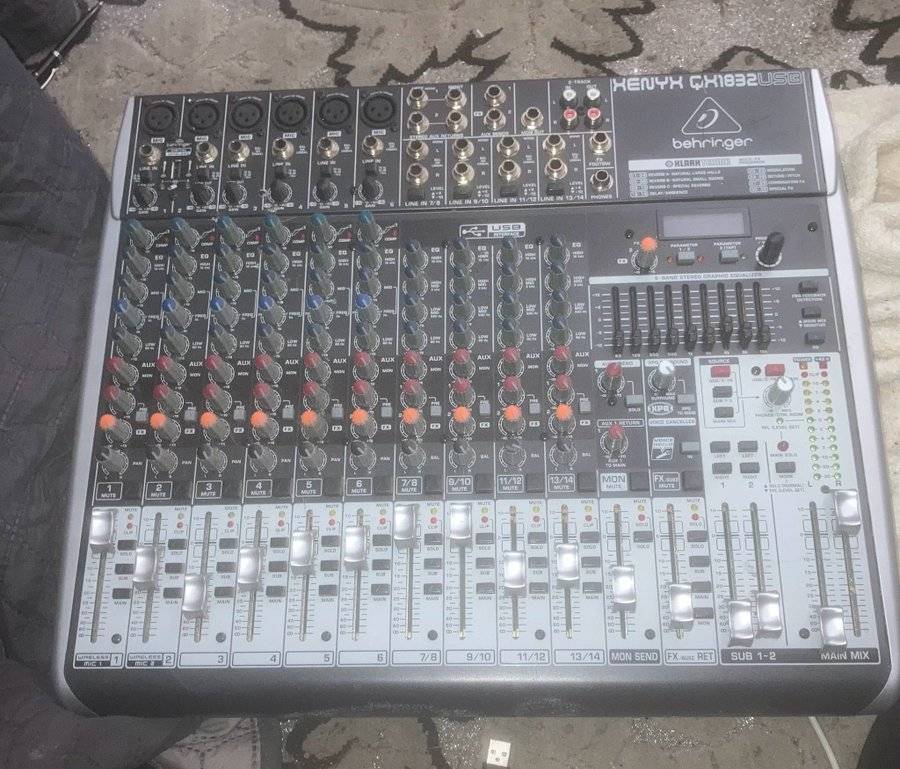 Behringer Xenyx QX