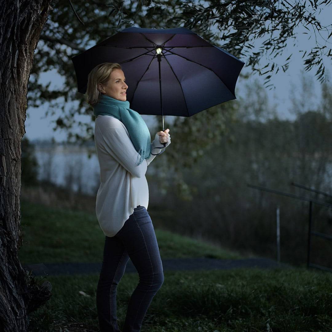 Paraply lys – kompakt taskeparaply med indbygget LED Sort