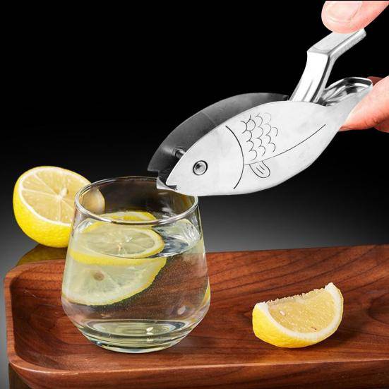 Citronpress Manuell Fruktpress för Apelsin Lime Granatäpple Bärbar Fiskformad Handjuicer för Matlagning Cocktails silver